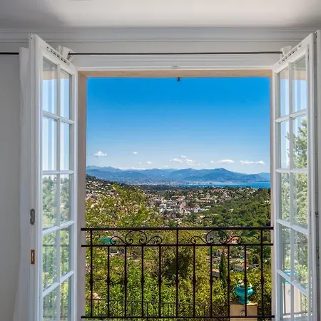 Le Port D'attache Bed & Breakfast 2*
