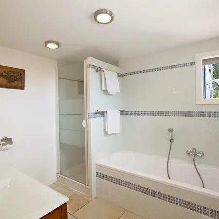 Le Port D'attache Bed & Breakfast 2*