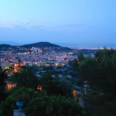 Le Port D'attache Bed & Breakfast